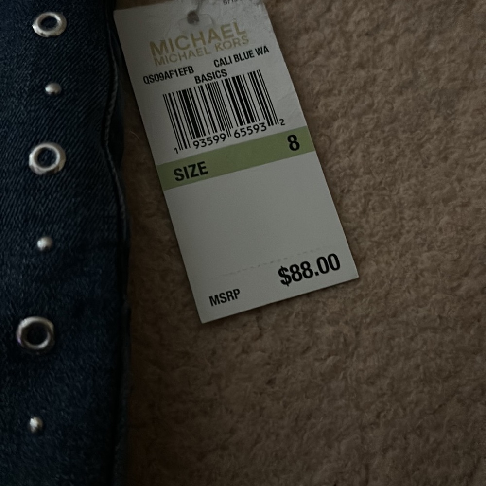 MK Shorts - Picture 5 of 6